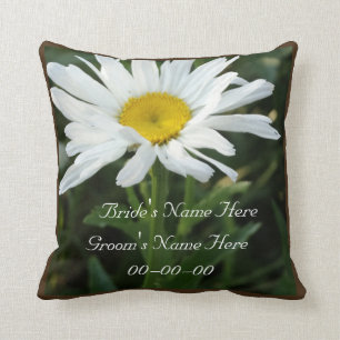 Weißes Gänseblümchen wedding personalisiert mit Kissen