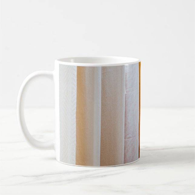 Weißes Gewebe Kaffeetasse (Links)