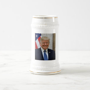 Weißes Haus des amerikanischen Präsidenten Donald  Bierglas