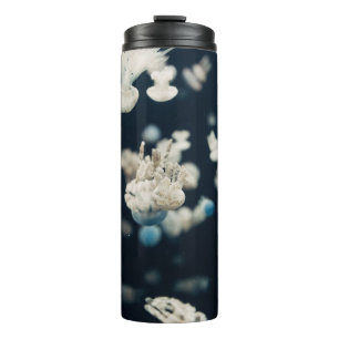 WEISSES JELLYFISH UNTERWASSER-FOTO THERMOSBECHER