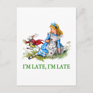 Weißes Kaninchen eilt an Alice vorbei, "Ich bin sp Postkarte