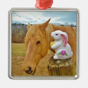 Weißes Kaninchen und blutgelbes Pferd Silbernes Ornament