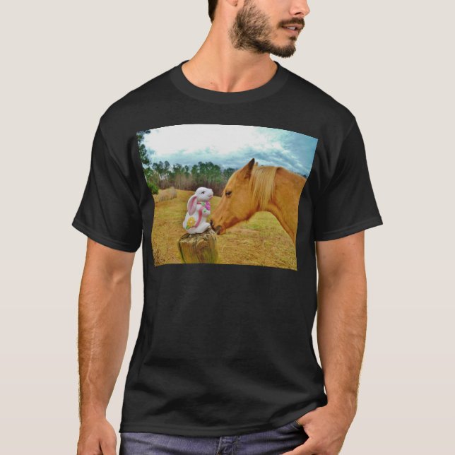 Weißes Kaninchen und Gelbes Pferd T-Shirt (Vorderseite)
