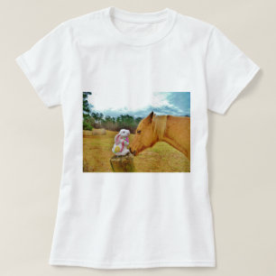 Weißes Kaninchen und Gelbes Pferd T-Shirt