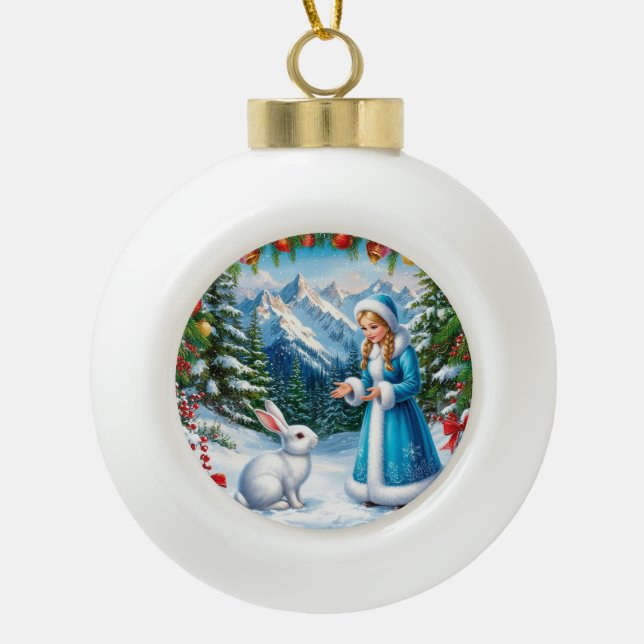 Weißes Kaninchen und Schneemeister im Winterwald Keramik Kugel-Ornament (Vorderseite)