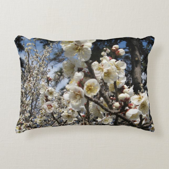 Weißes Kirschbär / Sakura / ラ(桜) Dekokissen (Vorderseite)