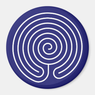 Weißes Labyrinth auf Mitternachtsblau Magnet