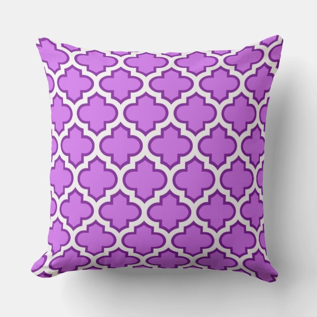 Weißes Lila Quatrefoil Trellis Kissen (Vorderseite)