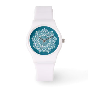 Weisses Mandala auf blauem Hintergrund Armbanduhr