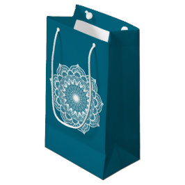 Weißes Mandala auf blauem Hintergrund Kleine Geschenktüte