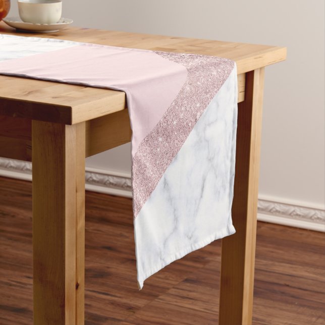 weißes Marmorrosa des eleganten girly Kurzer Tischläufer (Beispiel)