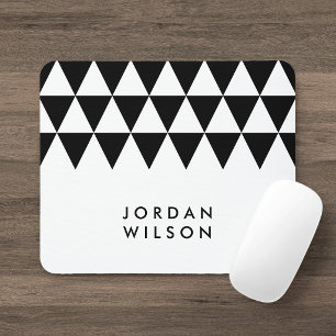 Weißes minimalistisches modernes schwarzes Dreieck Mousepad