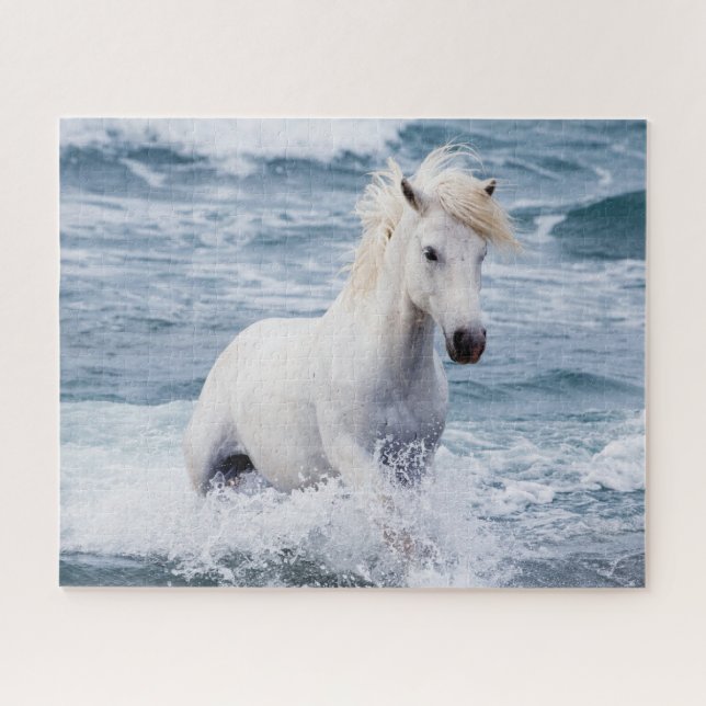 Weißes Pferd im Jigsaw-Puzzle (Horizontal)