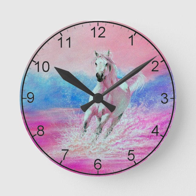 Weißes Pferd läuft auf einer Stranduhr Runde Wanduhr (Vorderseite)