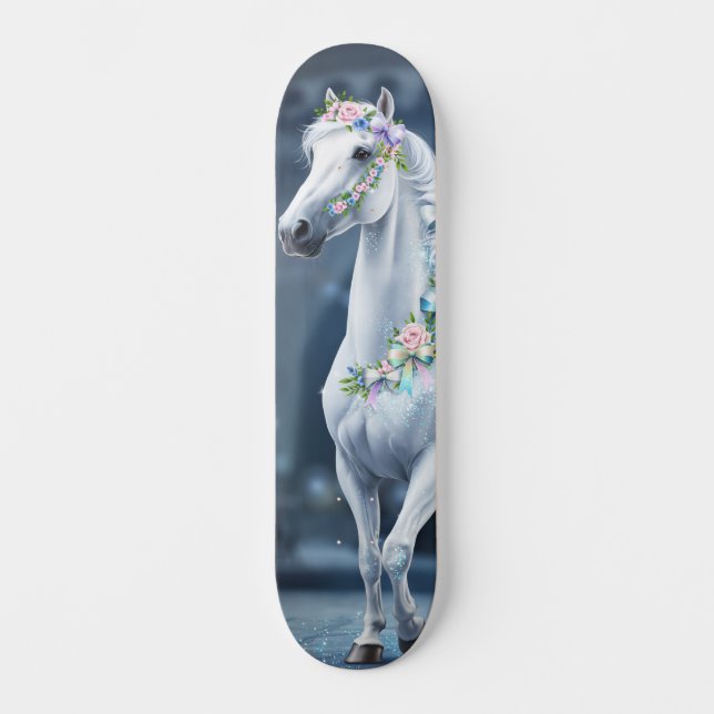 Weißes Pferd mit Blumen Skateboard (Vorderseite)