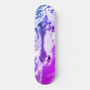 Weißes Pferd - Skateboard