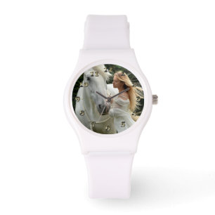 Weißes Pferd und Mädchen Armbanduhr