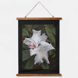 Weißes Rhododendron Blüten mit schwarzer Grenze Wandteppich Mit Holzrahmen