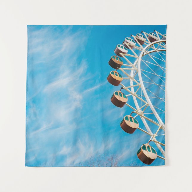 Weißes Riesenrad am Morgen unter freiem Himmel Wandteppich (Vorderseite)