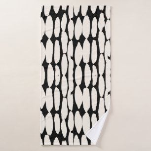 Weißes schwarzes Punktmuster. Shibori Kreis nahtlo Badehandtuch