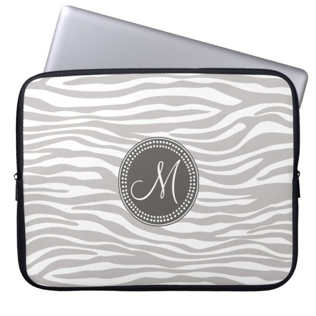 Weißes u. graues Zebra-Monogramm-Muster Laptopschutzhülle (Vorderseite)