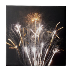 Weißes und goldenes Feuerwerk II Patriotische Feie Fliese