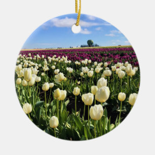 Weißes und Lila Tulip-Feld mit Heißluftballon Keramik Ornament