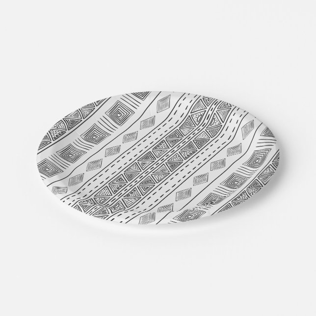 Weißes und schwarzes Mudcloth Inspirierter ethnisc Pappteller (Schrägansicht)