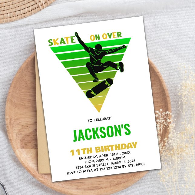 Weißgelbe grüne Skateboards Geburtstag Einladung (White Yellow Green Skateboards Birthday Invitation)