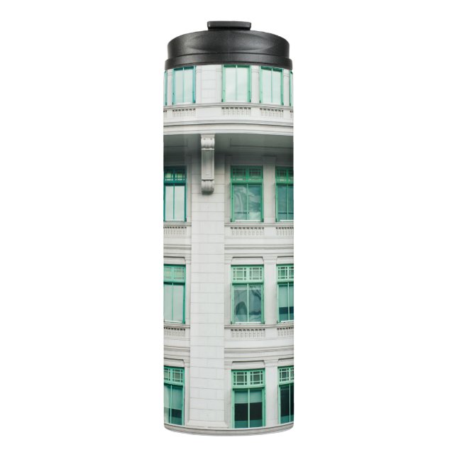 WEISSKONKRETES GEBÄUDE-3 THERMOSBECHER (Vorderseite)