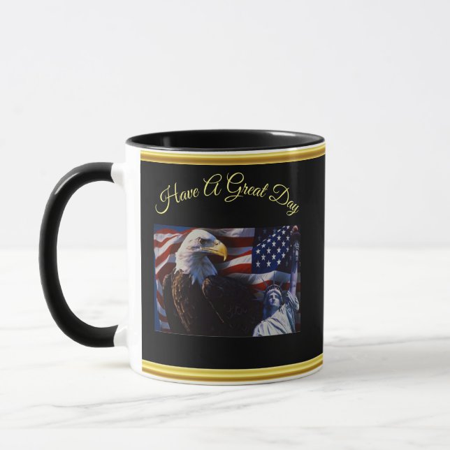 Weißkopfseeadler ein Freiheitsstatue eine Tasse (Links)