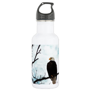 Weißkopfseeadler in einem Baum mit blauem Himmel Trinkflasche