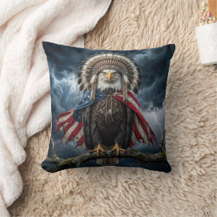 Weißkopfseeadler mit amerikanischer Flaggenumhang  Kissen