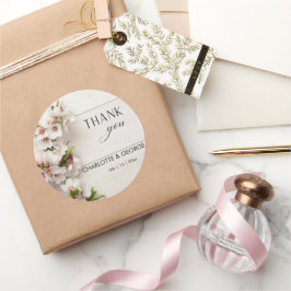 Weißrosa Floral | GASTGESCHENK HOCHZEIT Runder Aufkleber