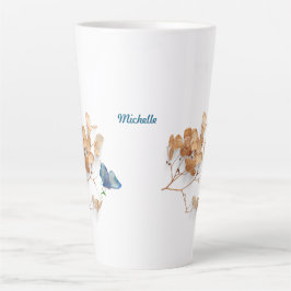 Weißtrockene Blume, latte Tasse