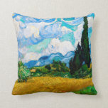 Weizenfeld mit Zypressen, Van Gogh Kissen<br><div class="desc">Vincent Willem van Gogh (30. März 1853 - 29. Juli 1890) war ein niederländischer postimpressionistischer Maler, der zu den bekanntesten und einflussreichsten Persönlichkeiten der Geschichte der Western-Kunst zählt. In knapp einem Jahrzehnt hat er etwa 2.100 Kunstwerke erschaffen, darunter etwa 860 Ölgemälde, von denen die meisten aus den letzten beiden stammen...</div>