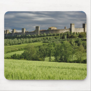 Weizenfeld und ferner Monteriggioni, im Mousepad