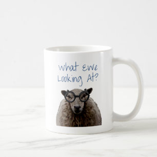 Welches Mutterschaf, das betrachtet Kaffeetasse