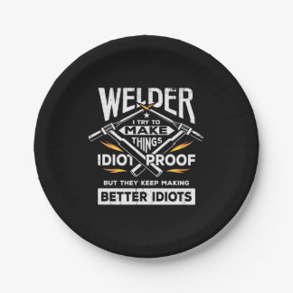 Welder versucht, Dinge herzustellen Pappteller