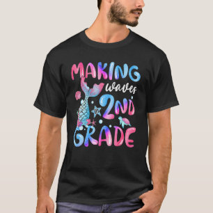 Wellen in Schwanz der zweiten Stufe Gefärbte Krawa T-Shirt