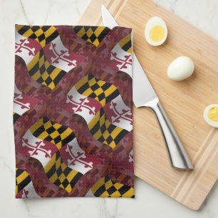 Wellenartig bewegende Flagge Marylands Küchentuch