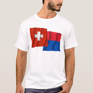 Wellenartig bewegende Flaggen der Schweiz u. T-Shirt