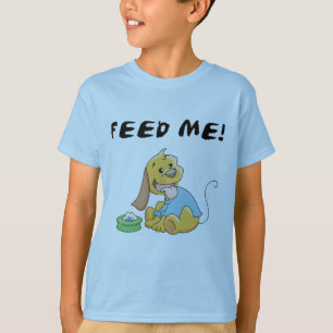 Welpe füttern mir T-Shirts und Geschenke