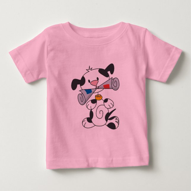 Welpe mit Zeitungs-T - Shirts und Geschenken (Vorderseite)