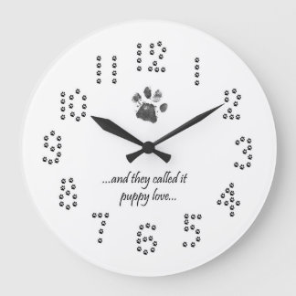 Welpen-Liebe-Zitat-Hundetatzen-Druck-Wand-Uhr Große Wanduhr
