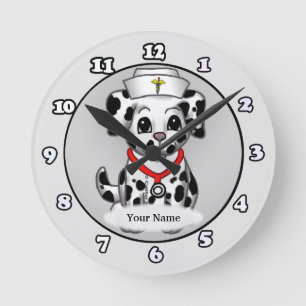 Welpenkrankenschwester  runde wanduhr