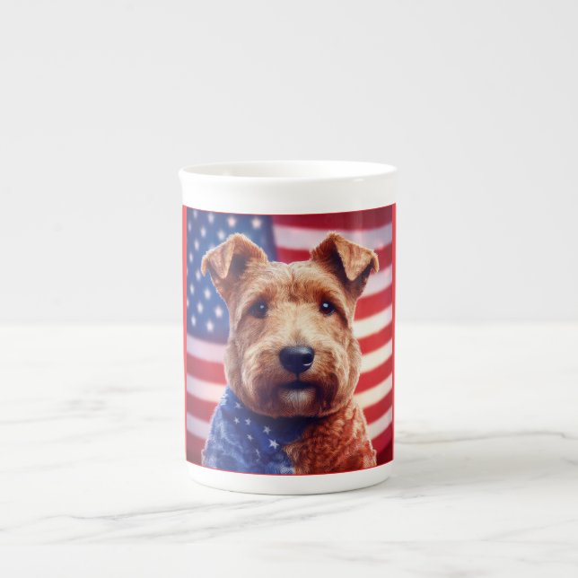 Welsh Terrier mit amerikanischer Flagge und Bandan Prozellantasse (Vorderseite)
