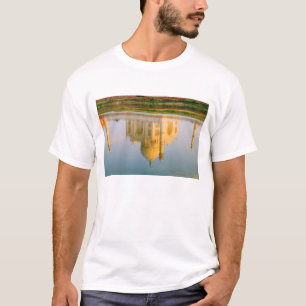 Weltberühmte Taj Mahal Tempelreflexion bei T-Shirt