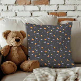 Weltraum-Muster lila orange grau Kissen