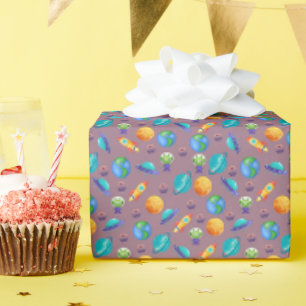 Weltraumforscher auf dunkelgrau-rosa geschenkpapier